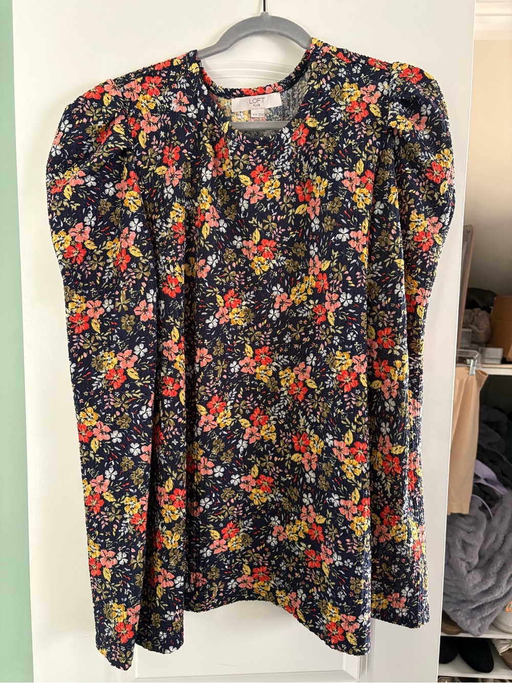 LOFT Navy Floral Puff-Sleeve top